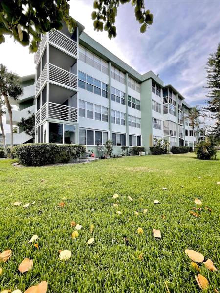 WATERGATE CONDOMINIUM