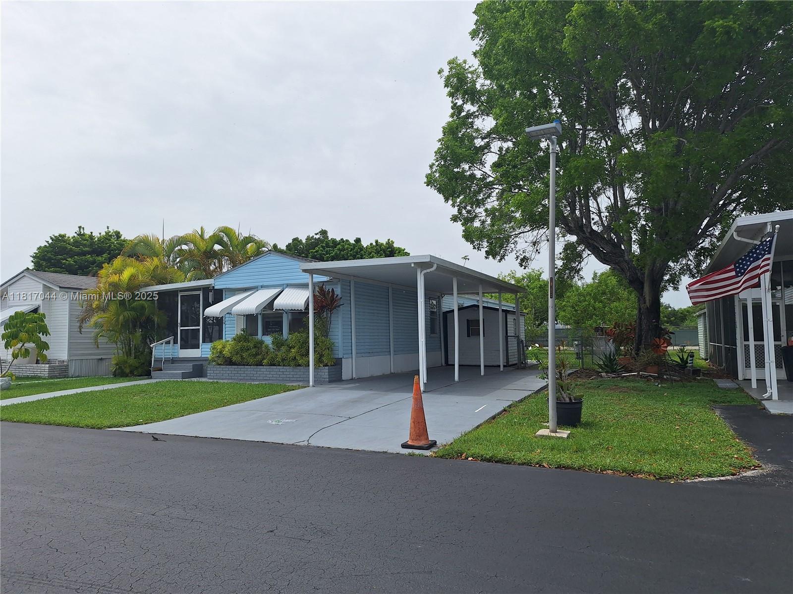 GATEWAY WEST CONDO - фото