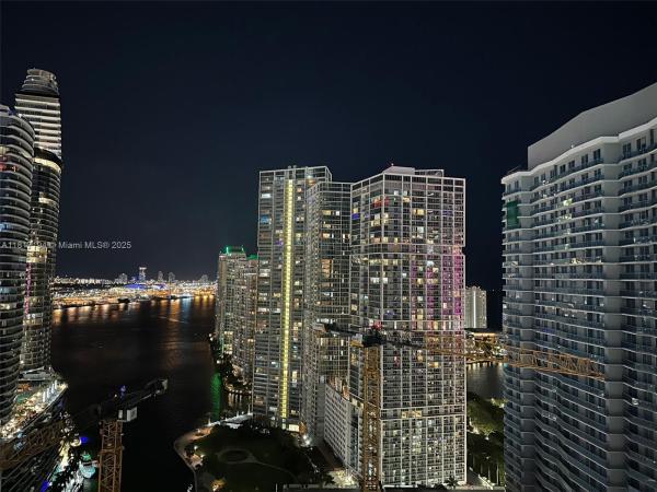 BRICKELL ON THE RIVER N T