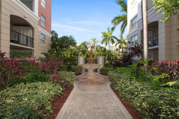17125 N BAY RD #3104, SUNNY ISLES BEACH, FL 33160