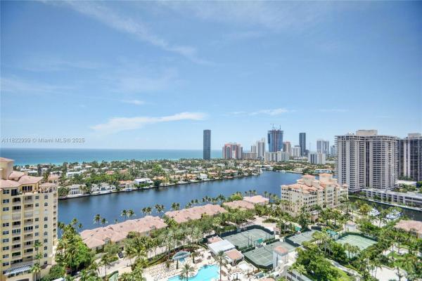 TOWERS OF PORTO VITA-NORT