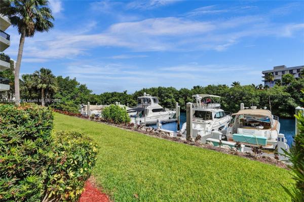 MYSTIC POINTE TOWER 400 C