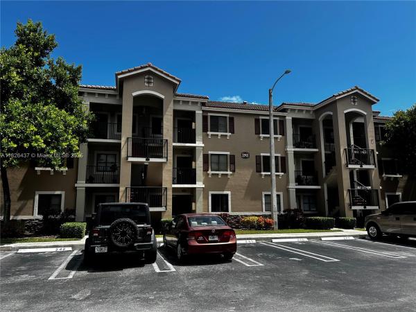 THE COURTS AT BAYSHORE II