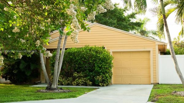 COUNTRY PARK AT BOCA RATO