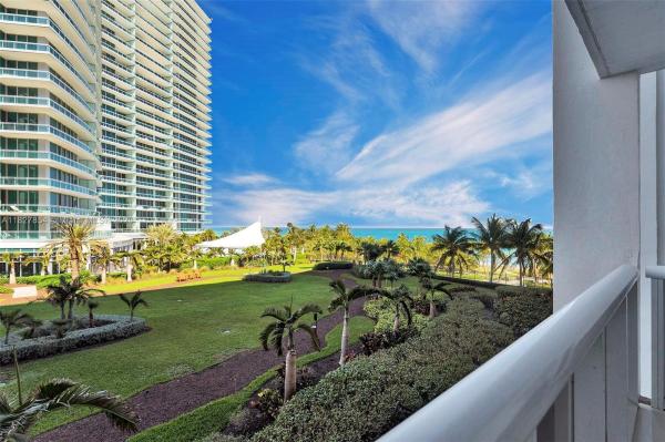 10275 COLLINS AVE #406, BAL HARBOUR, FL 33154