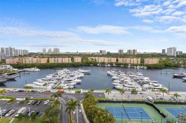 TURNBERRY SOUTH TOWER