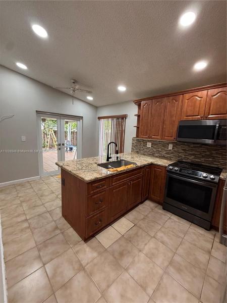 COUNTRY LAKE HOMES 2ND AD