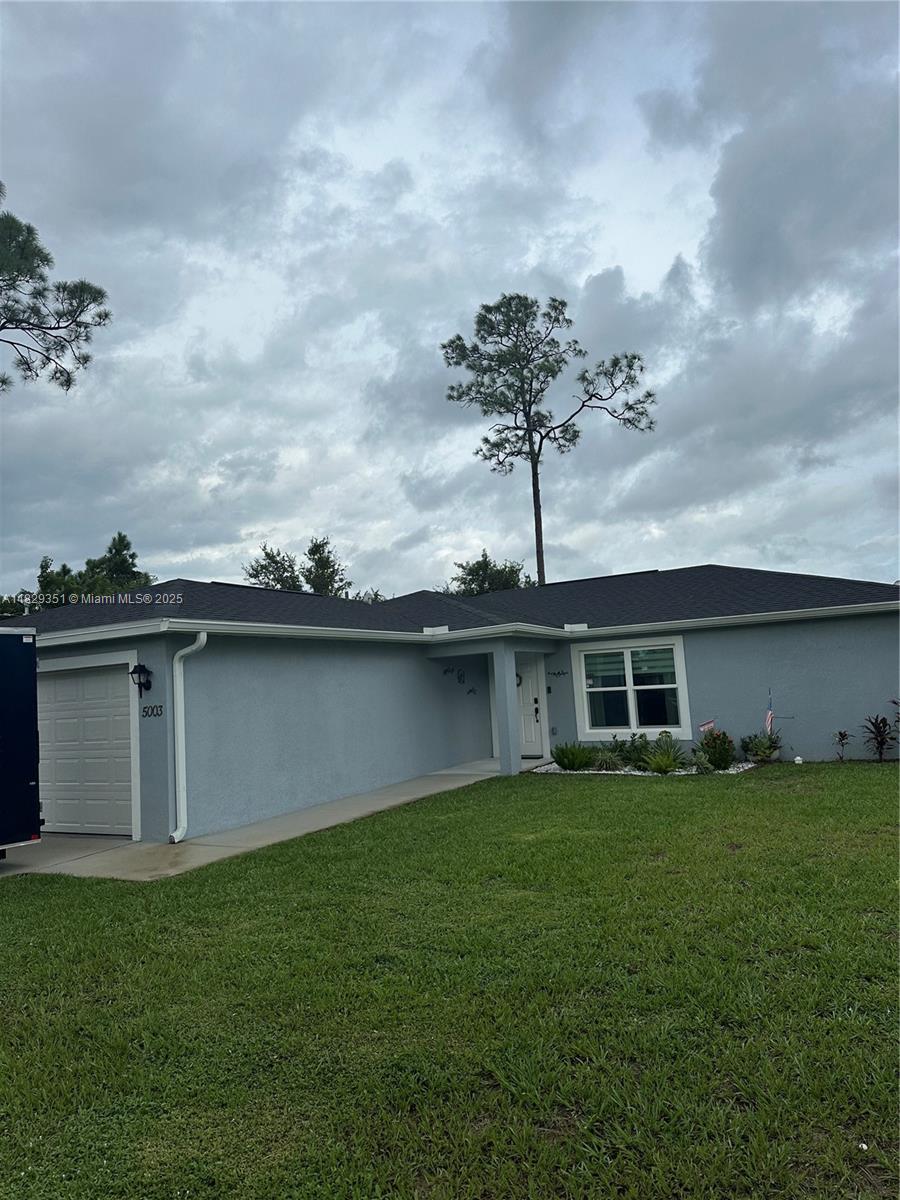 Single Family - фото