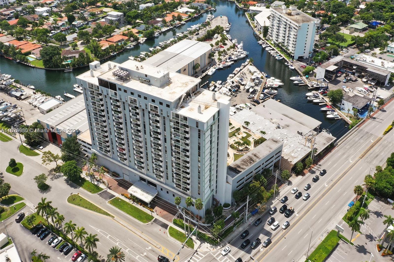 Commercial - фото