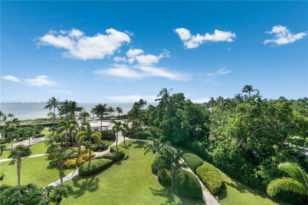SANDS OF KEY BISCAYNE
