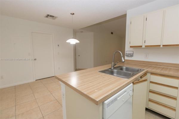 LA HACIENDA COUNTRY CLUB