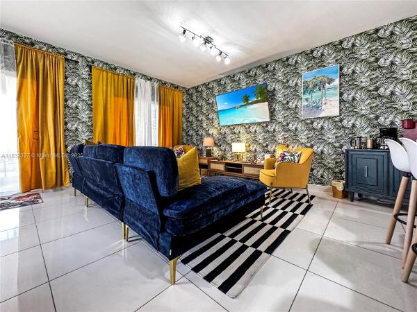 VITRAN AT NARANJA ESTATES