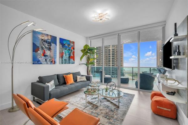 17550 COLLINS AVE #704, SUNNY ISLES BEACH, FL 33160