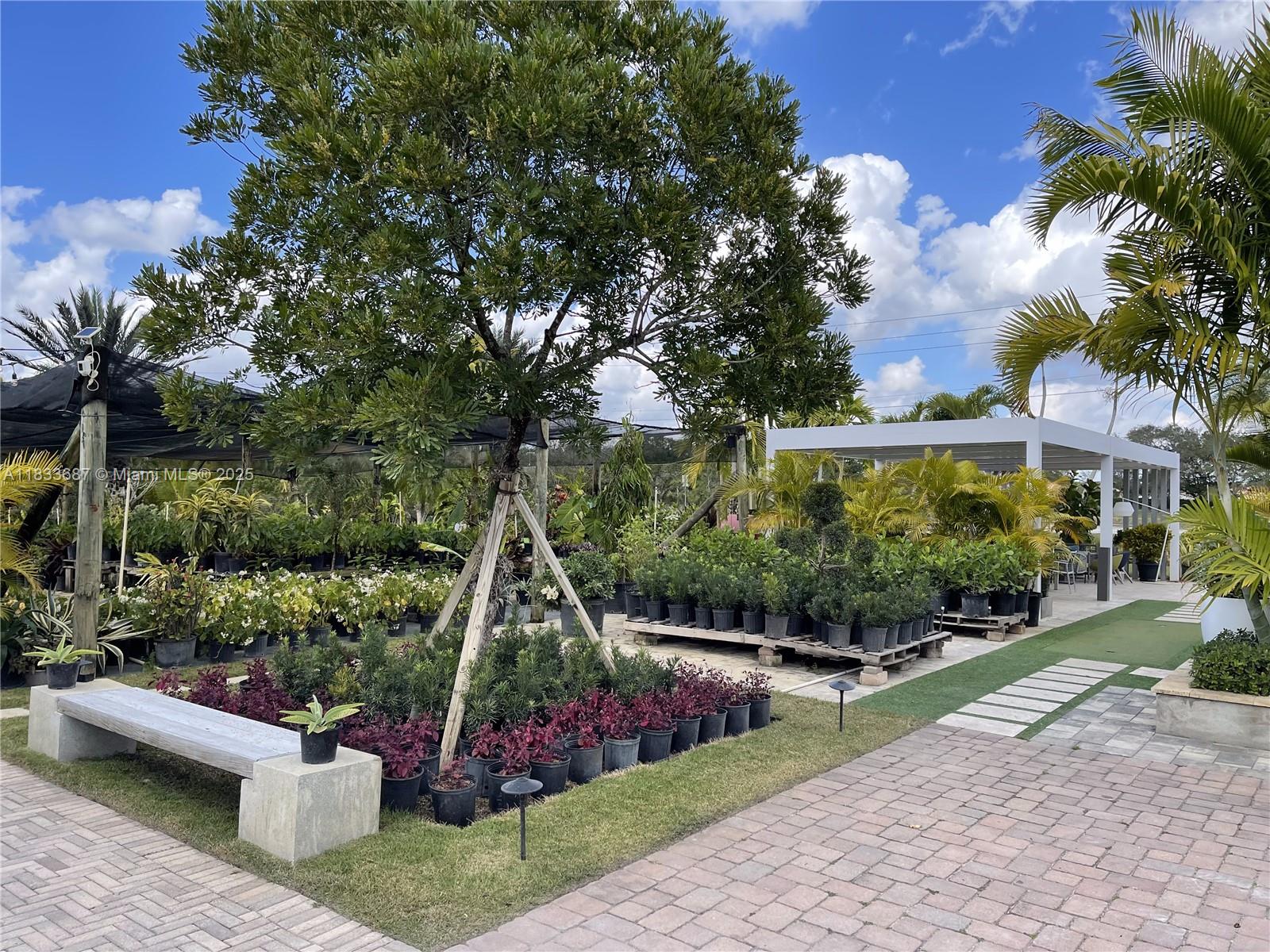 Rolling Oaks - фото