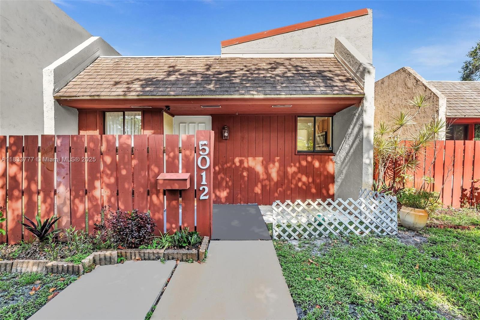 TWIN OAKS VILLAS OF BROWA - фото