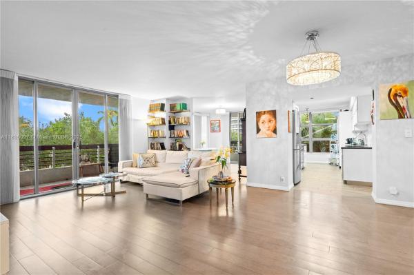 Mystic Pointe Tower 500