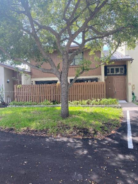 GREENGLADES CONDO 11