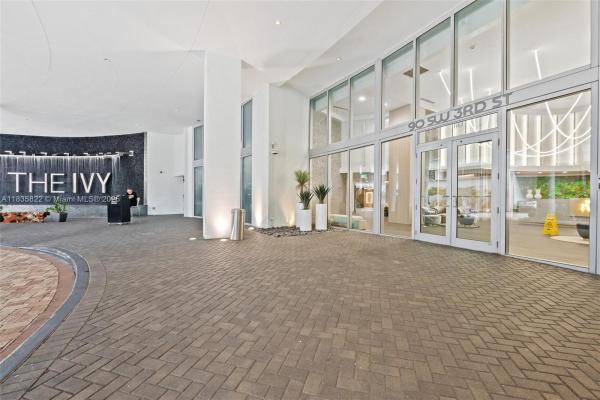 90 SW 3RD ST #2406, MIAMI, FL 33130
