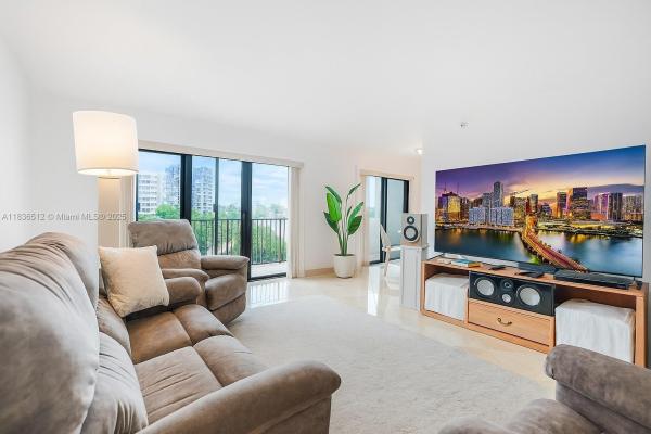 1201 S OCEAN DR #410S, HOLLYWOOD, FL 33019