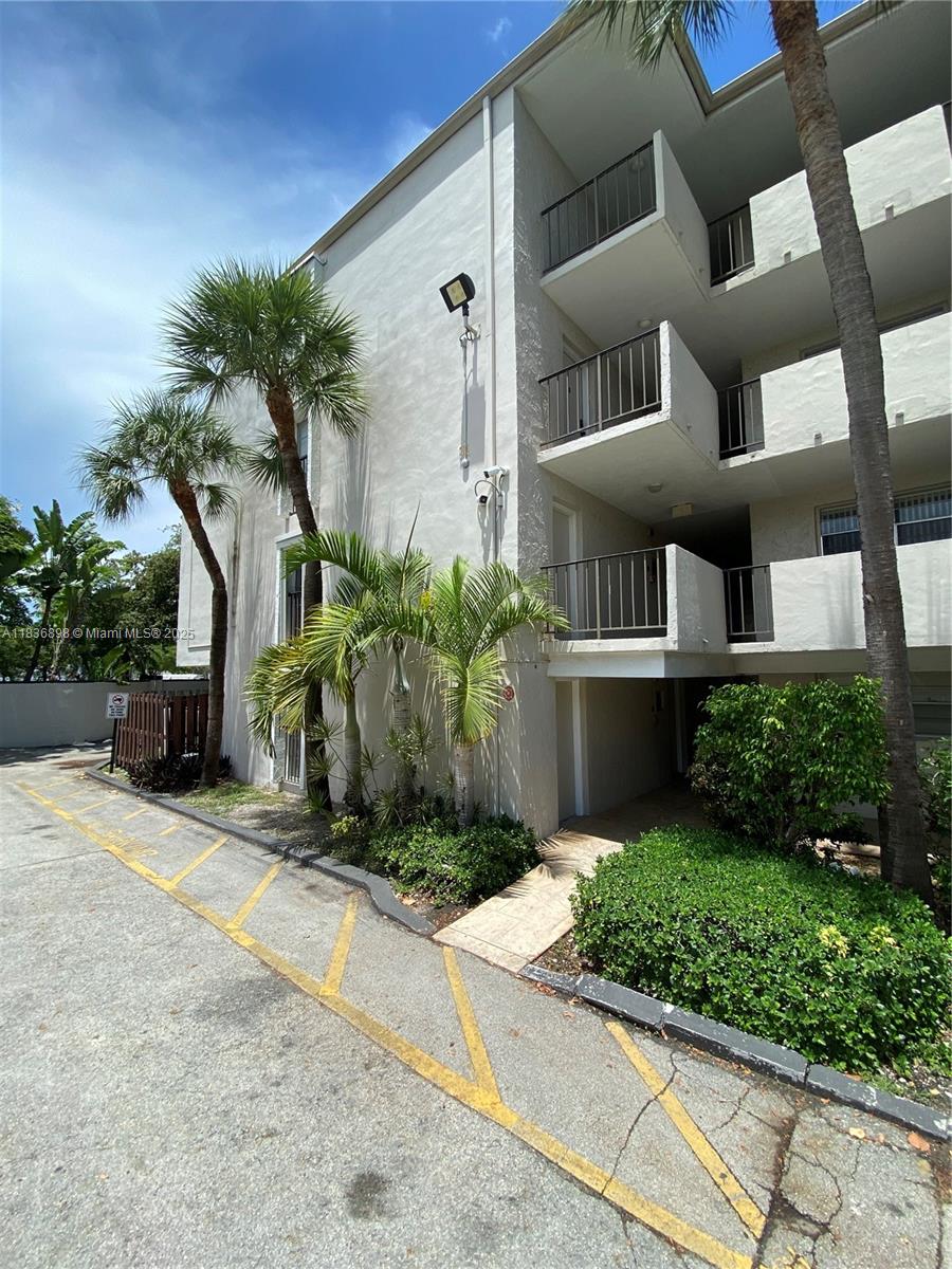 Dadeland Grove Condo - фото