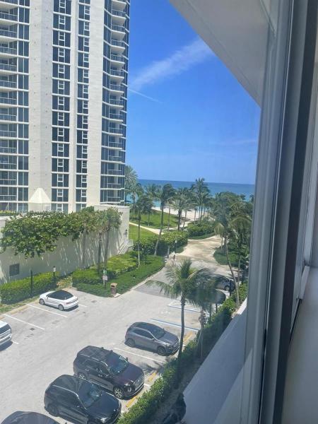 19201 COLLINS AVE #330, SUNNY ISLES BEACH, FL 33160