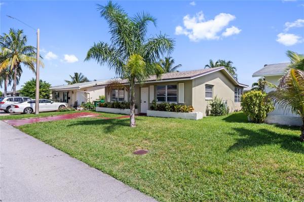 MAINLANDS OF TAMARAC LAKE