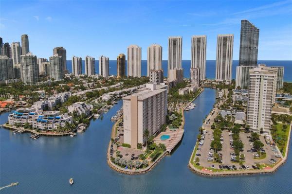 400 KINGS POINT DR #616, SUNNY ISLES BEACH, FL 33160