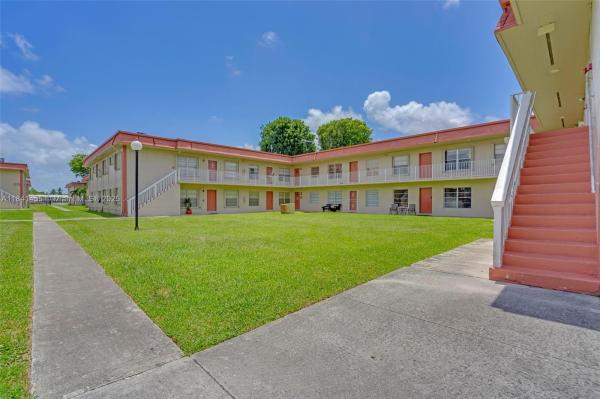 Royal Green Condominium