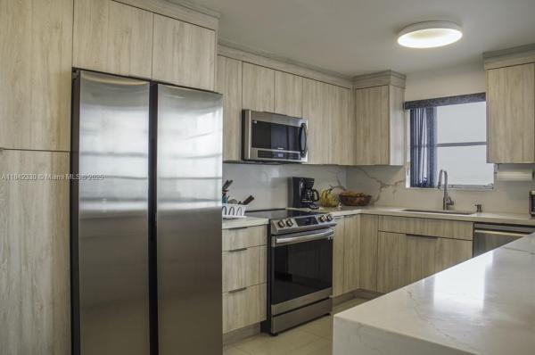 2780 NE 183RD ST #1001, AVENTURA, FL 33160