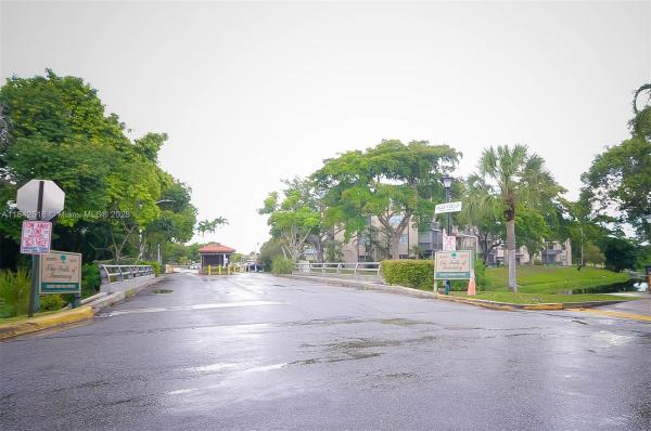 INVERRARY COUNTRY CLUB