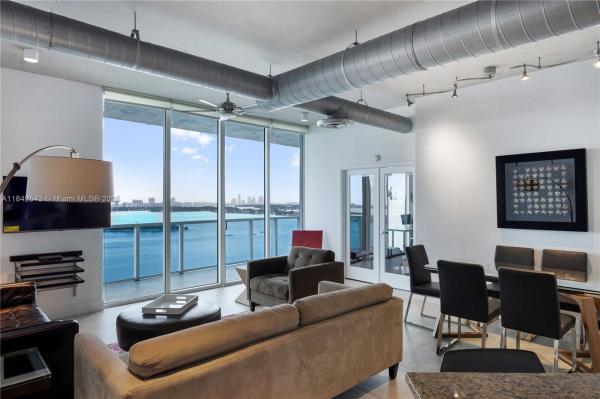 STAR LOFTS ON THE BAY COND