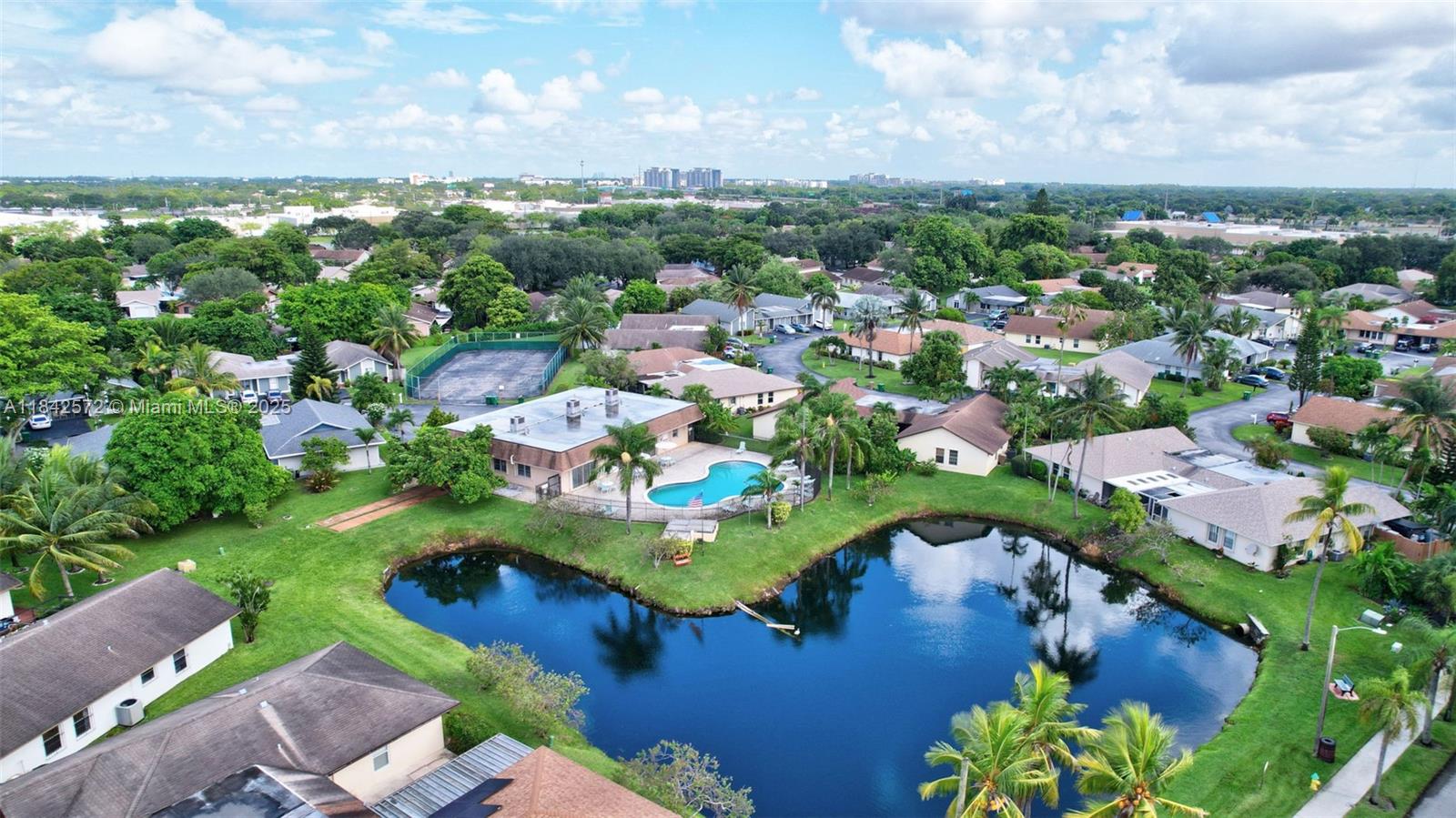 The Villas of Arista Park - фото