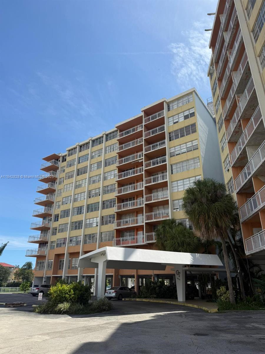 crestview towers condo - фото