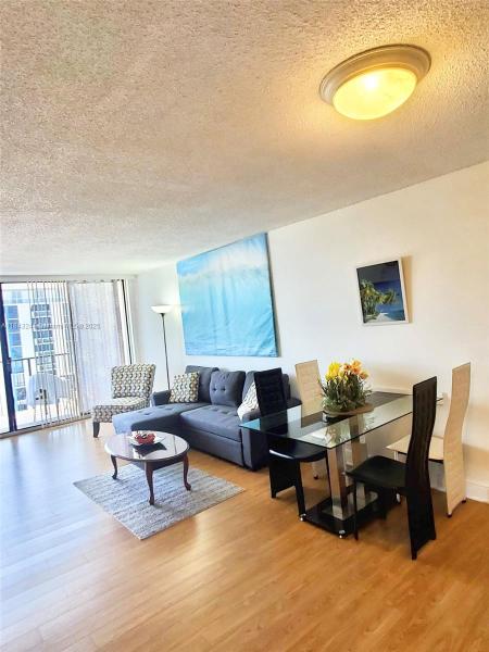 QUADOMAIN TOWER 1 & 4 CON