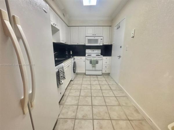 2501 S OCEAN DR #433, HOLLYWOOD, FL 33019