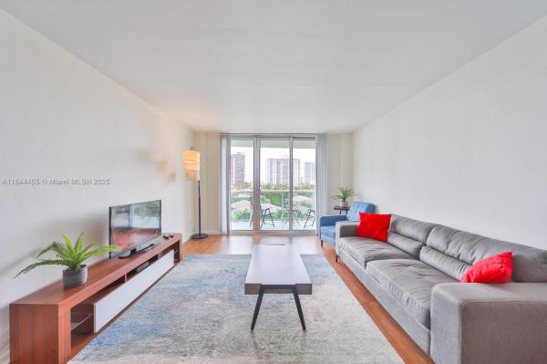 19370 COLLINS AVE #622, SUNNY ISLES BEACH, FL 33160