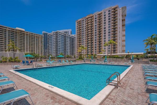 1865 S OCEAN DR #4H, HALLANDALE BEACH, FL 33009