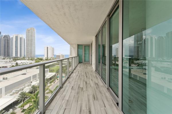 PARQUE TOWERS CONDO
