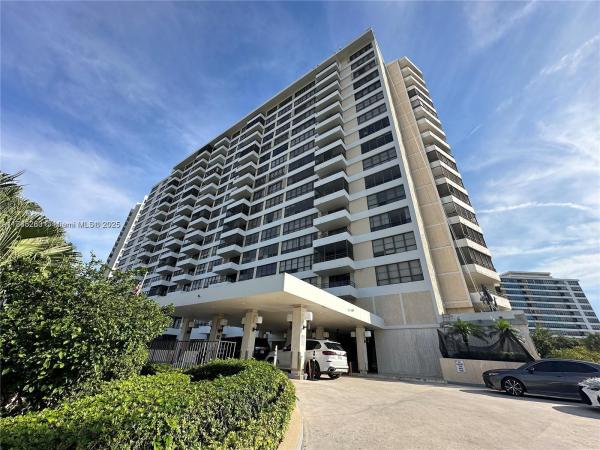 600 THREE ISLANDS BLVD #212, HALLANDALE BEACH, FL 33009