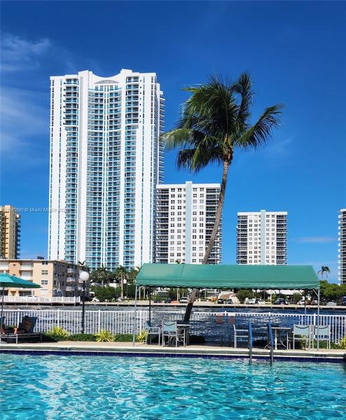 1000 PARKVIEW DR #1026, HALLANDALE BEACH, FL 33009