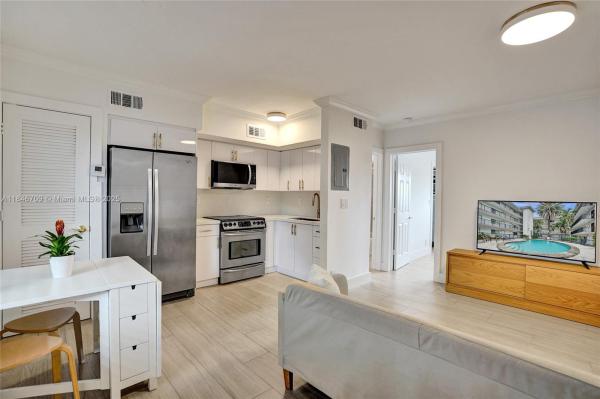 GULFSTREAM CONDO