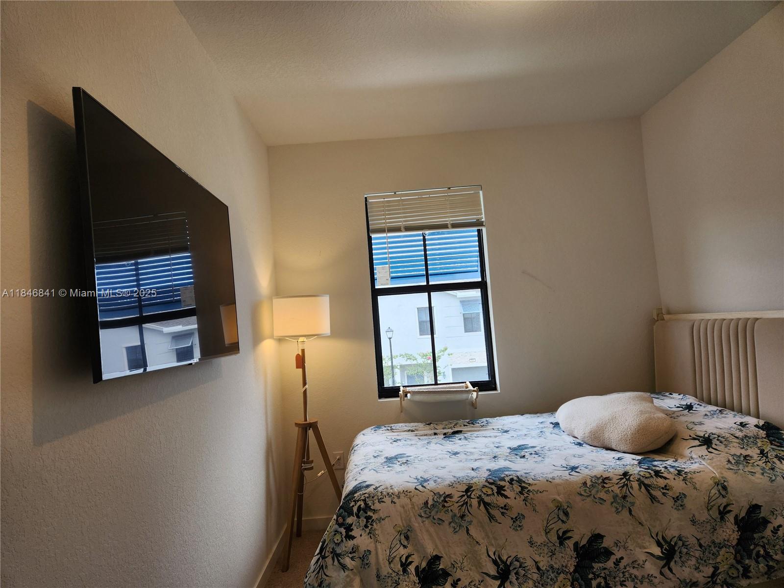 HIGHLAND OAKS - фото