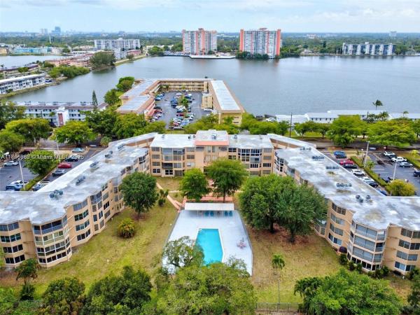 ROLLING GREEN CONDO G