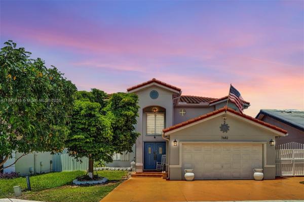 ADRIAN HOMES AT LAGO MAR