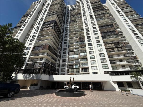 BRICKELL BAY CLUB CONDO