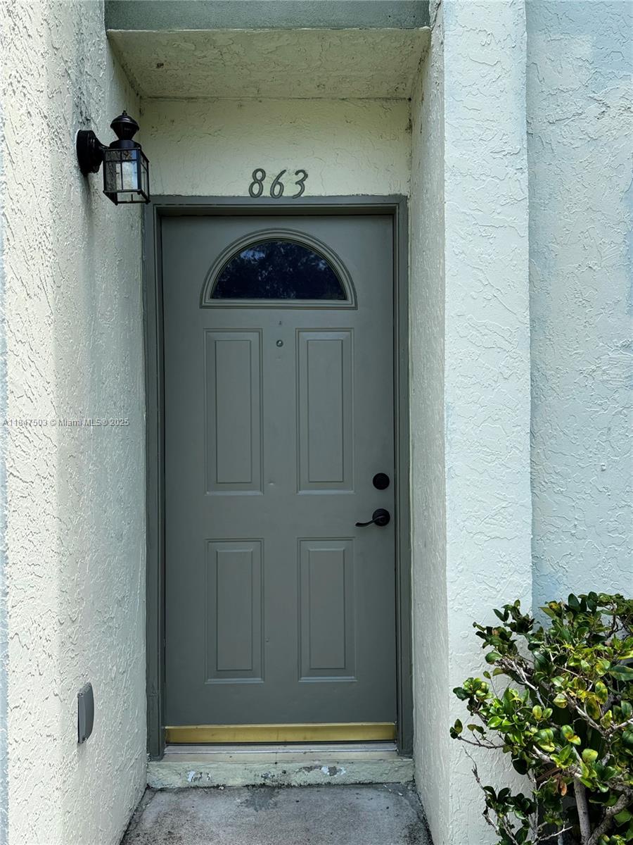 Crystal View Townhomes - фото