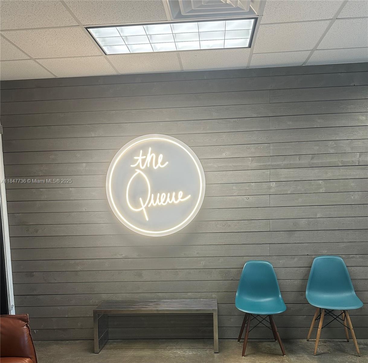 The Queue - фото