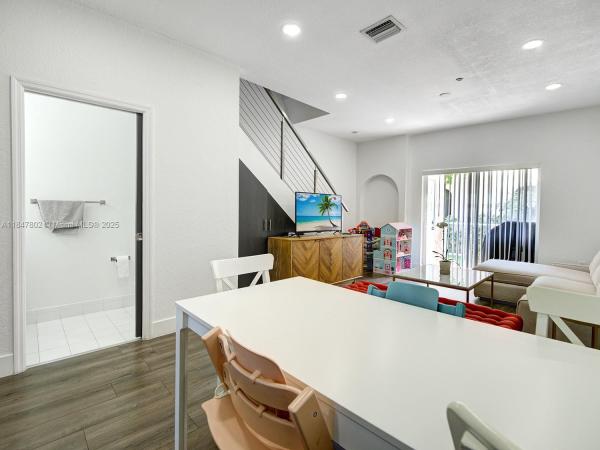 LAS BRISAS AT DORAL CONDO