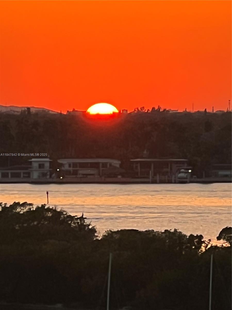 ELOQUENCE ON THE BAY COND - фото