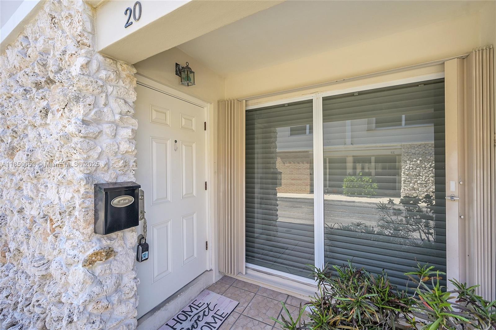 OCEAN BAY CLUB CONDO - фото